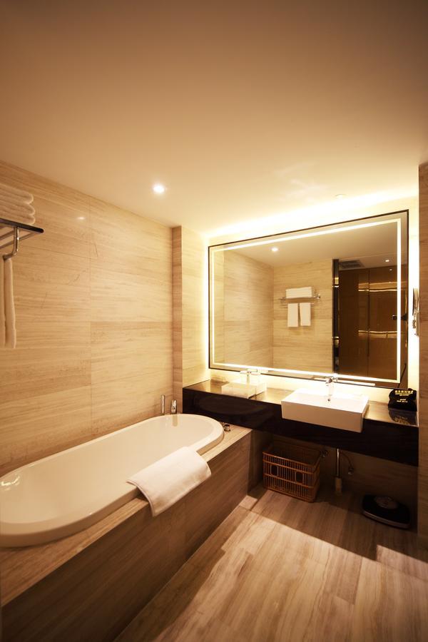 Shenglong Jianguo Hotel Haiyang Haiyang  Екстериор снимка