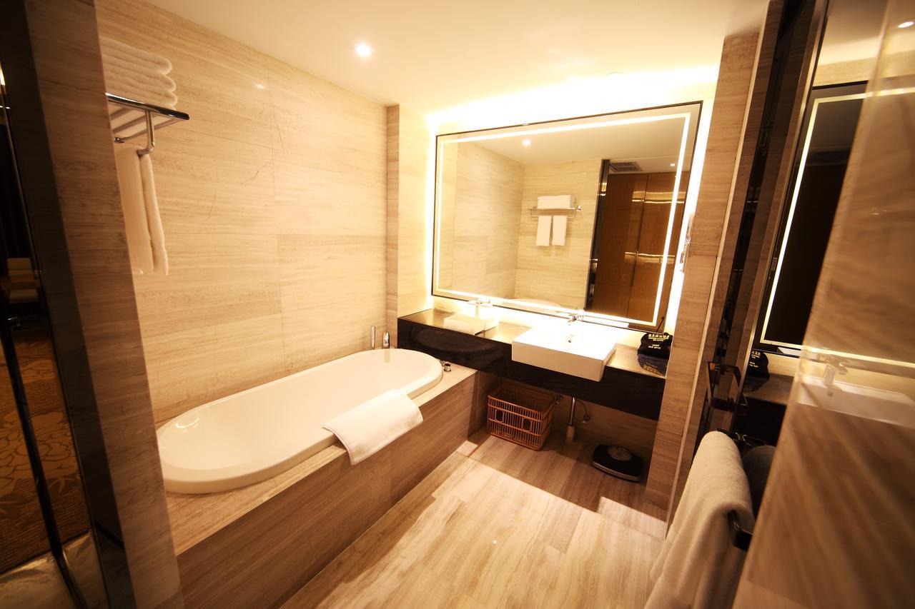Shenglong Jianguo Hotel Haiyang Haiyang  Екстериор снимка